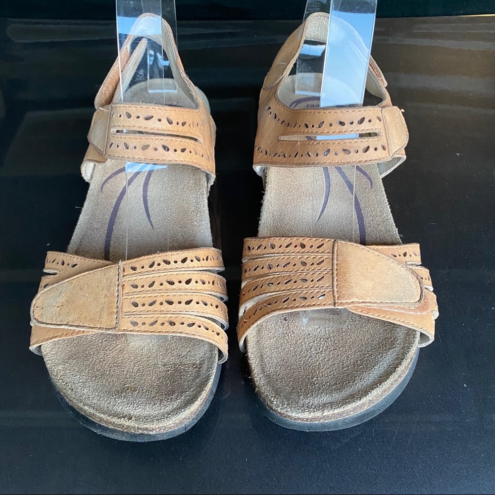 Comfort Women's Brown Suede Adjustable Strap Sandals